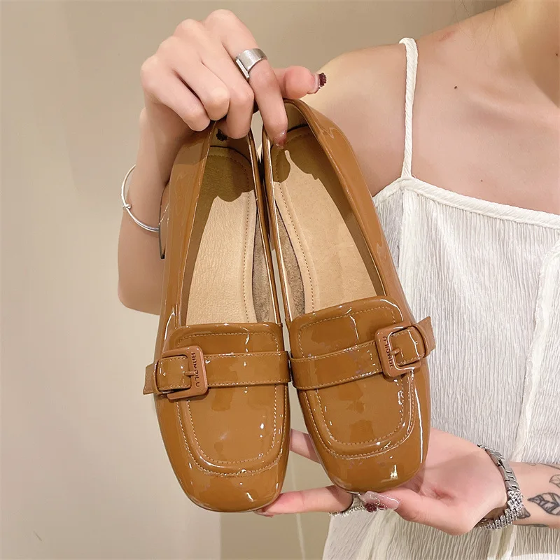 Patent Leather Loafers Women's Fall 2023 New Square Toe Fashion Commuter Single Shoes
Patent Leather Loafers Women's Fall 2023 New Square Toe Fashion Commuter Single Shoes