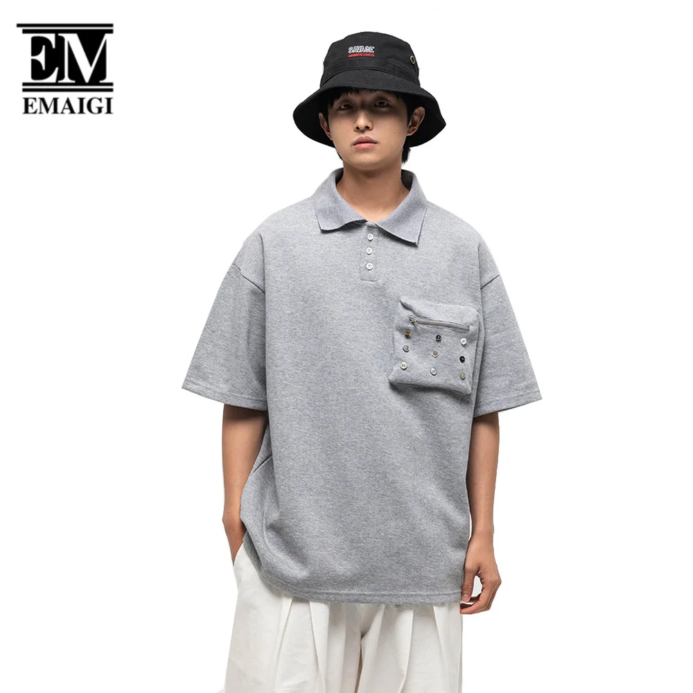 2023 Summer Button Zipper Pocket Lapel Polo Shirts Men Japanese Streetwear Vintage Cityboy Short Sleeve T-shirts Loose Tshirt
2023 Summer Button Zipper Pocket Lapel Polo Shirts Men Japanese Streetwear Vintage Cityboy Short Sleeve T-shirts Loose Tshirt