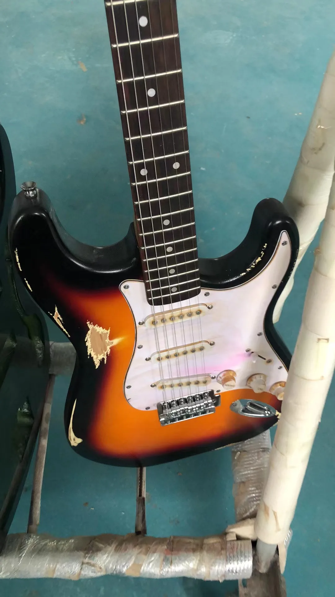 Sunburst Aged 6 Strings ST Electric Guitar Alder Body Chrome Hardware Glossy Finish Free Delivery
Sunburst Aged 6 Strings ST Electric Guitar Alder Body Chrome Hardware Glossy Finish Free Delivery