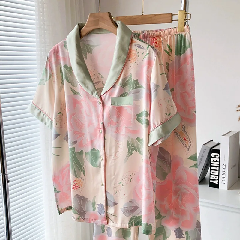 Пижамный комплект женский из двух предметов, атласная пижама из искусственного шелка с цветочным принтом, с коротким рукавом, домашняя одежда, весна-лето 
Пижамный комплект женский из двух предметов, атласная пижама из искусственного шелка с цветочным принтом, с коротким рукавом, домашняя одежда, весна-лето