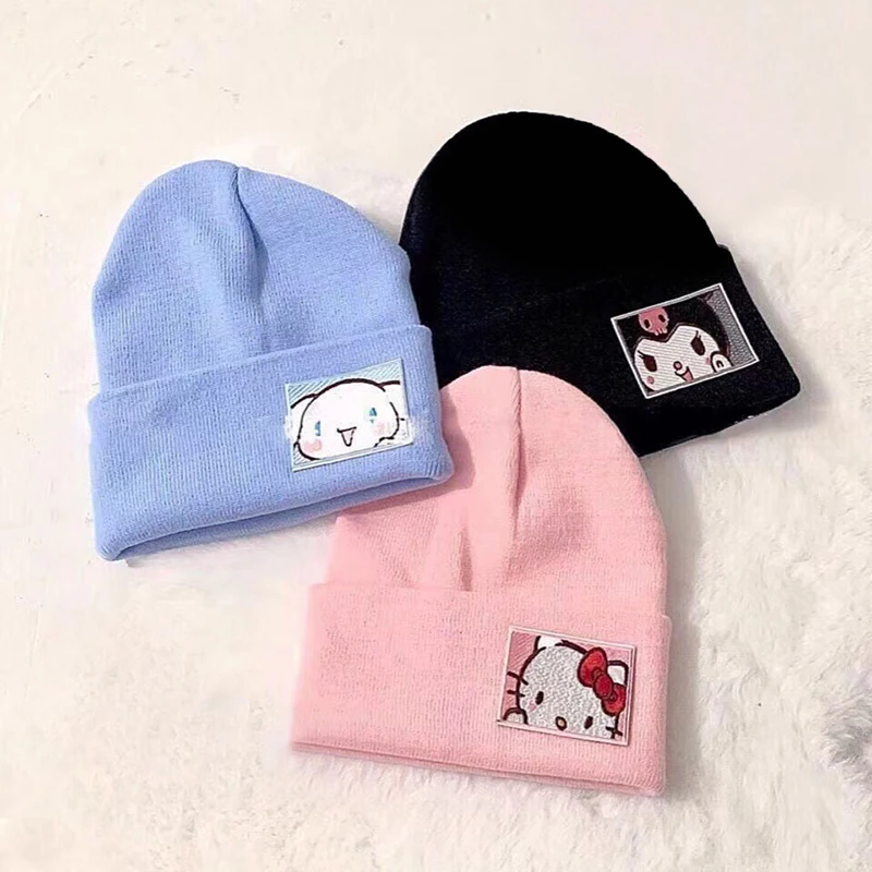 Kawaii аниме Sanrio вязаная шапка Hello Kitty Kuromi Melody Cinnamoroll вышивка искусственная теплая шапка для влюбленных подарок для девочек
Kawaii аниме Sanrio вязаная шапка Hello Kitty Kuromi Melody Cinnamoroll вышивка искусственная теплая шапка для влюбленных подарок для девочек