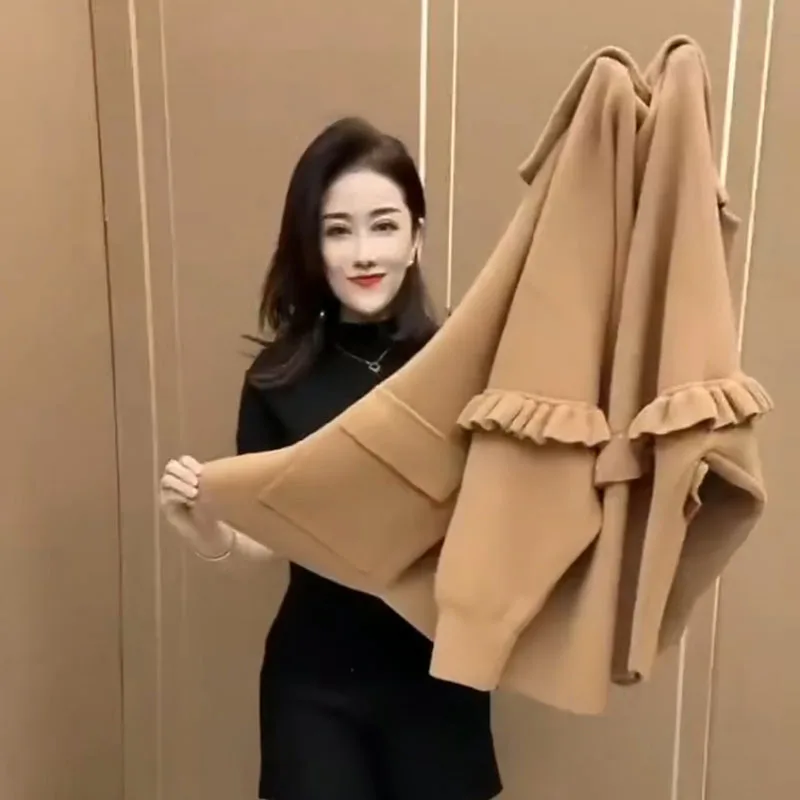 New Double-Sided Cashmere Woolen Coat Women Short Lapel Cardigan Outwear With Western-Style Wood Ear 2023Autumn Ladies Oovercoat
New Double-Sided Cashmere Woolen Coat Women Short Lapel Cardigan Outwear With Western-Style Wood Ear 2023Autumn Ladies Oovercoat