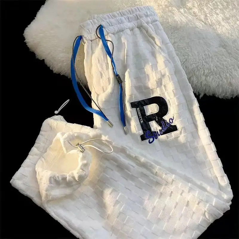 Plaid Letter Embroidery Loose Sweatpants Women Pants Wide Leg Pants Streetwear Casual Joggers Women Autumn Gray Pants
Plaid Letter Embroidery Loose Sweatpants Women Pants Wide Leg Pants Streetwear Casual Joggers Women Autumn Gray Pants