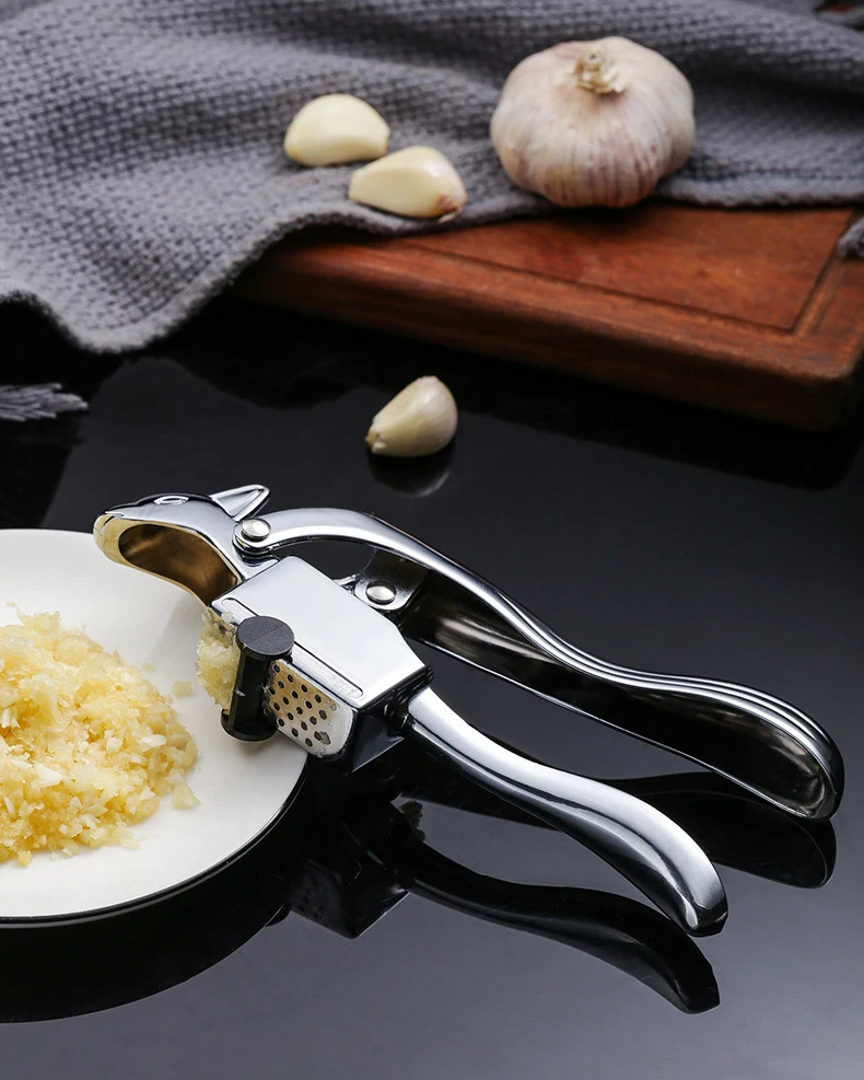 Squirrel Shaped Garlic Press Professional Zinc Alloy Garlic Crusher Mincer with Ergonomic Handle Rust Proof Easy Squeeze
Squirrel Shaped Garlic Press Professional Zinc Alloy Garlic Crusher Mincer with Ergonomic Handle Rust Proof Easy Squeeze