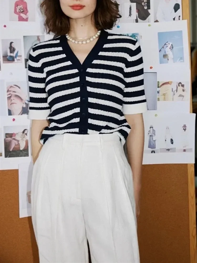 Stripes Knit Sweater for Women 2023 New Summer V-neck Single Breasted Slim Classic Short Sleeve Cardigan
Stripes Knit Sweater for Women 2023 New Summer V-neck Single Breasted Slim Classic Short Sleeve Cardigan