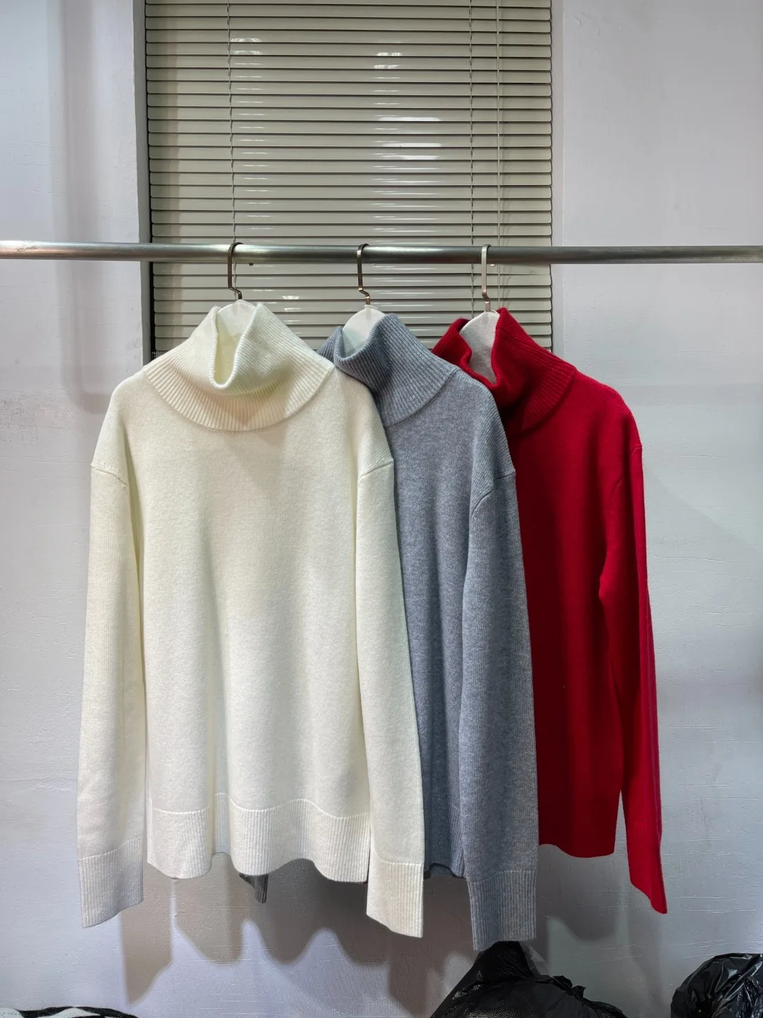 2023 Winter New Women's Wear Classic Simple Solid Color Loose High Collar Cashmere Sweater 1128
2023 Winter New Women's Wear Classic Simple Solid Color Loose High Collar Cashmere Sweater 1128