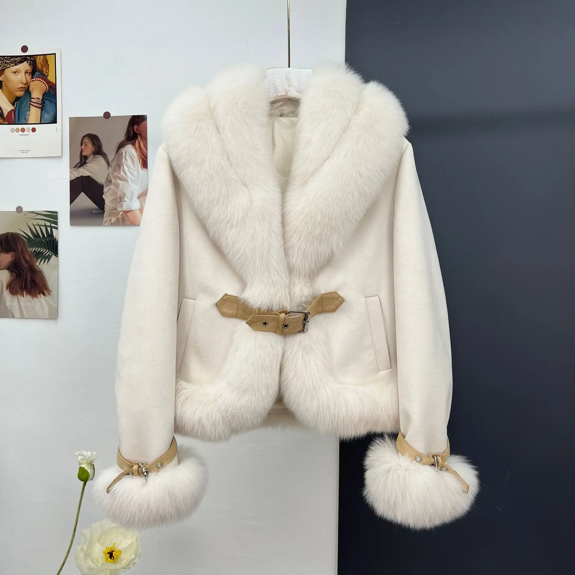 

Winter Fashion New Fox Fur Grass Coat Women's Short Goose Down Coat Inner Cowardly Fragrant Young Style 2023
