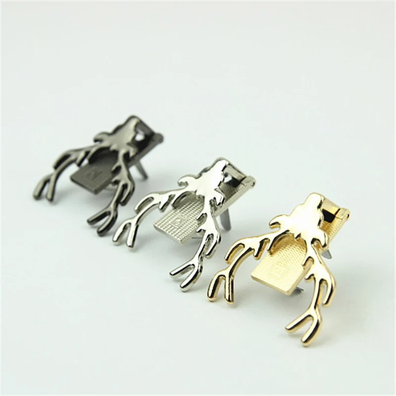 10PCS/lotNew handbags luggage hardware accessories locks High-grade handbag alloy decorative lock female bag clip lock deer lock
10PCS/lotNew handbags luggage hardware accessories locks High-grade handbag alloy decorative lock female bag clip lock deer lock