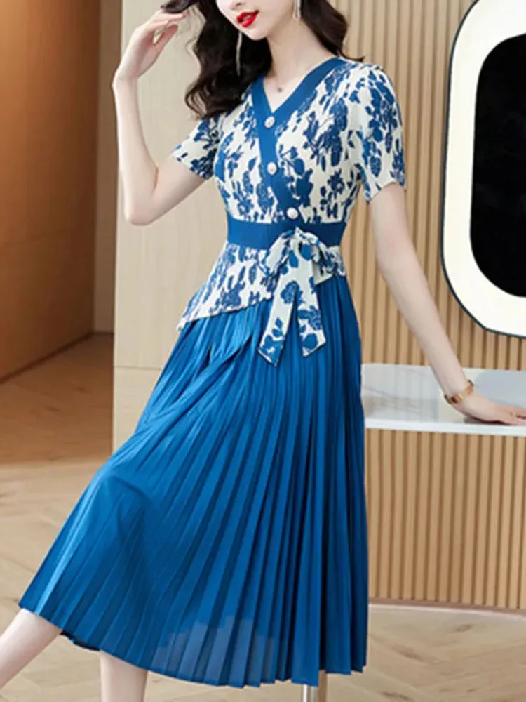 Pleated Dress Women's 2023 Summer New Print V-Neck Splice Fake Two Piece Temperament Slim Short Sleeve Skirt Female
Pleated Dress Women's 2023 Summer New Print V-Neck Splice Fake Two Piece Temperament Slim Short Sleeve Skirt Female