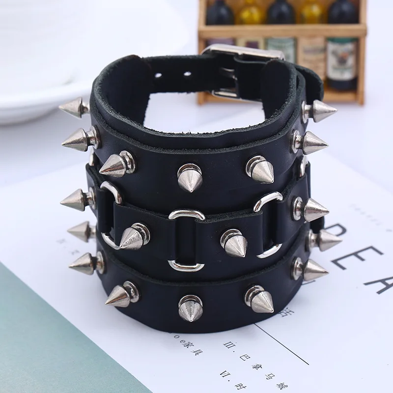 Punk Exaggerated Cowhide Leather Bracelet For Men Vintage Tapered Pointed Rivet Spike Genuine Leather Bracelet
Punk Exaggerated Cowhide Leather Bracelet For Men Vintage Tapered Pointed Rivet Spike Genuine Leather Bracelet