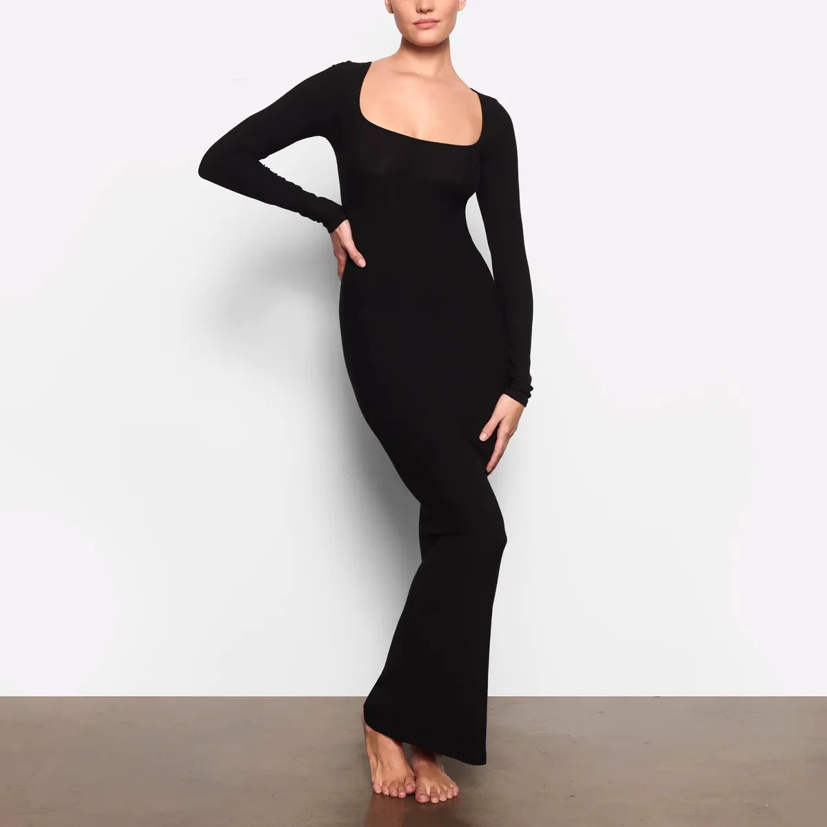 Women's 2024 Spring and Autumn New Spicy Girl Fashion Solid Color Simple Square Neck Long Sleeve Floor Mop Dress
Women's 2024 Spring and Autumn New Spicy Girl Fashion Solid Color Simple Square Neck Long Sleeve Floor Mop Dress