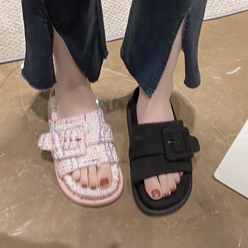 Slippers women Mid-heel Flat Slippers Fashionable and Comfortable Fashion Slippers MulesThick Bottom Pin Buckle Slippers
Slippers women Mid-heel Flat Slippers Fashionable and Comfortable Fashion Slippers MulesThick Bottom Pin Buckle Slippers
