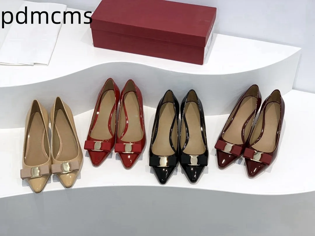 

Small pointed patent leather slim heels for women's shoes, fashionable and elegant with multiple colors to add color and makeup.