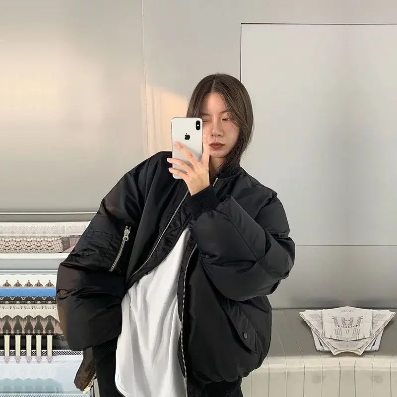 Winter Padded Bomber Jacket Women Vintage Down Warm Korean Fashion Oversized Streetwear Quilted Coats Harajuku Outwear
Winter Padded Bomber Jacket Women Vintage Down Warm Korean Fashion Oversized Streetwear Quilted Coats Harajuku Outwear