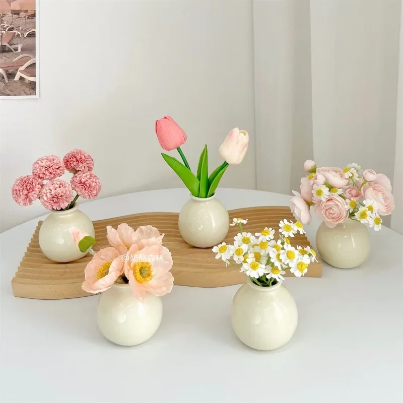 INS Cream Ceramic Small Round Bottle With Imitation Flower Set Home Office Decoration Ornaments
INS Cream Ceramic Small Round Bottle With Imitation Flower Set Home Office Decoration Ornaments