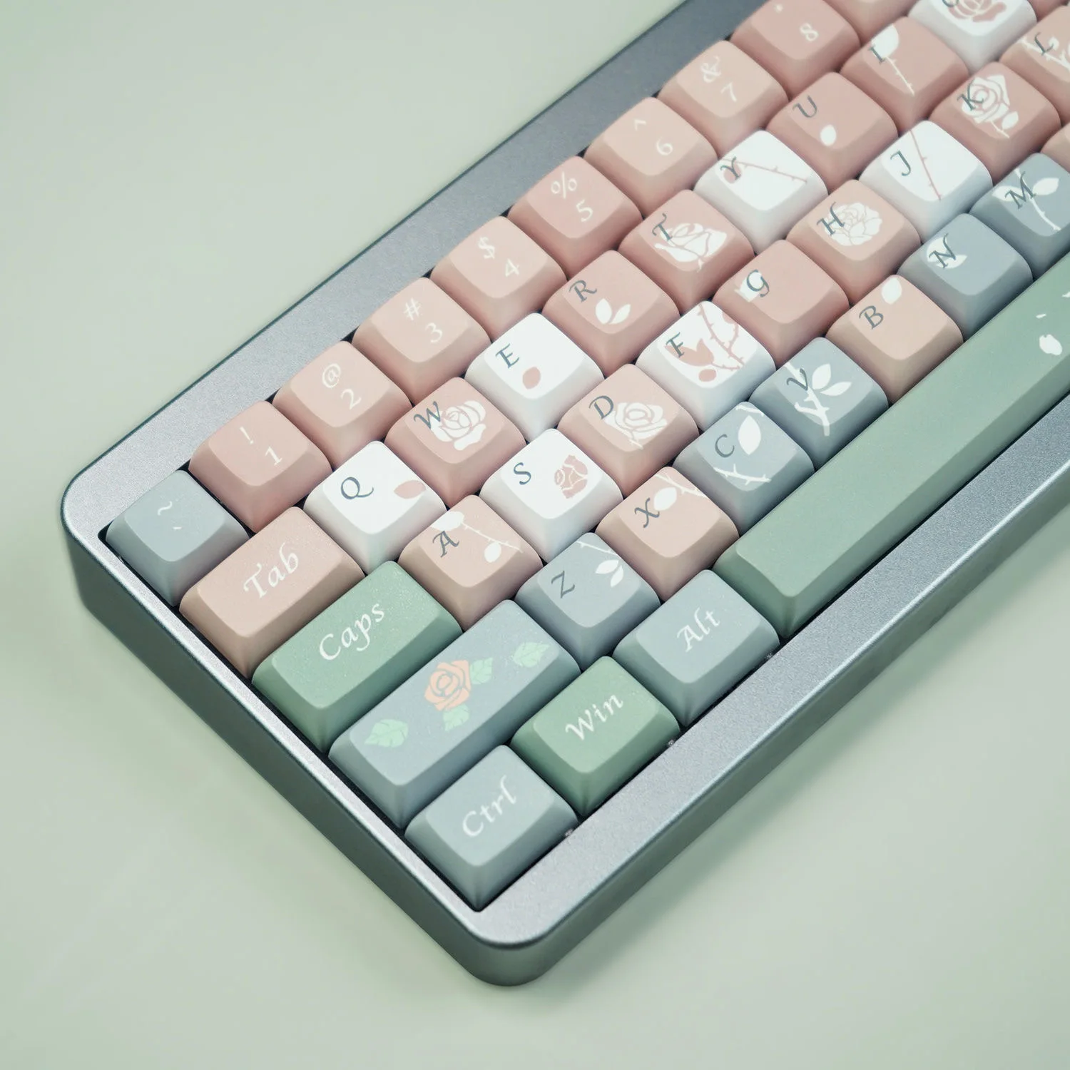 Высококачественные колпачки для клавиш CHREEY Profile PBT Dye Sub Pink, 125 клавиши, колпачки для механической клавиатуры MX Switch GK61/64/68/75/87/104/108
Высококачественные колпачки для клавиш CHREEY Profile PBT Dye Sub Pink, 125 клавиши, колпачки для механической клавиатуры MX Switch GK61/64/68/75/87/104/108