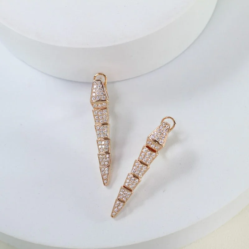 

2024 Luxurious European Fashion Thick Silver-Toned Full Rhinestone Snake-Shaped Earrings for Women – Elegant, High-Quality