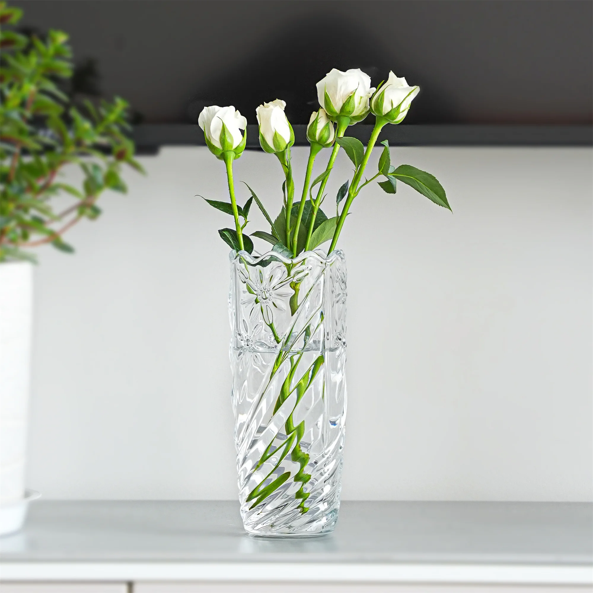 H&D 7.5 In Clear Orchid Pattern Crystal Glass Modern Vase Decor Minimalist Nordic Boho Ins Style for Wedding Dinner Table Party
H&D 7.5 In Clear Orchid Pattern Crystal Glass Modern Vase Decor Minimalist Nordic Boho Ins Style for Wedding Dinner Table Party