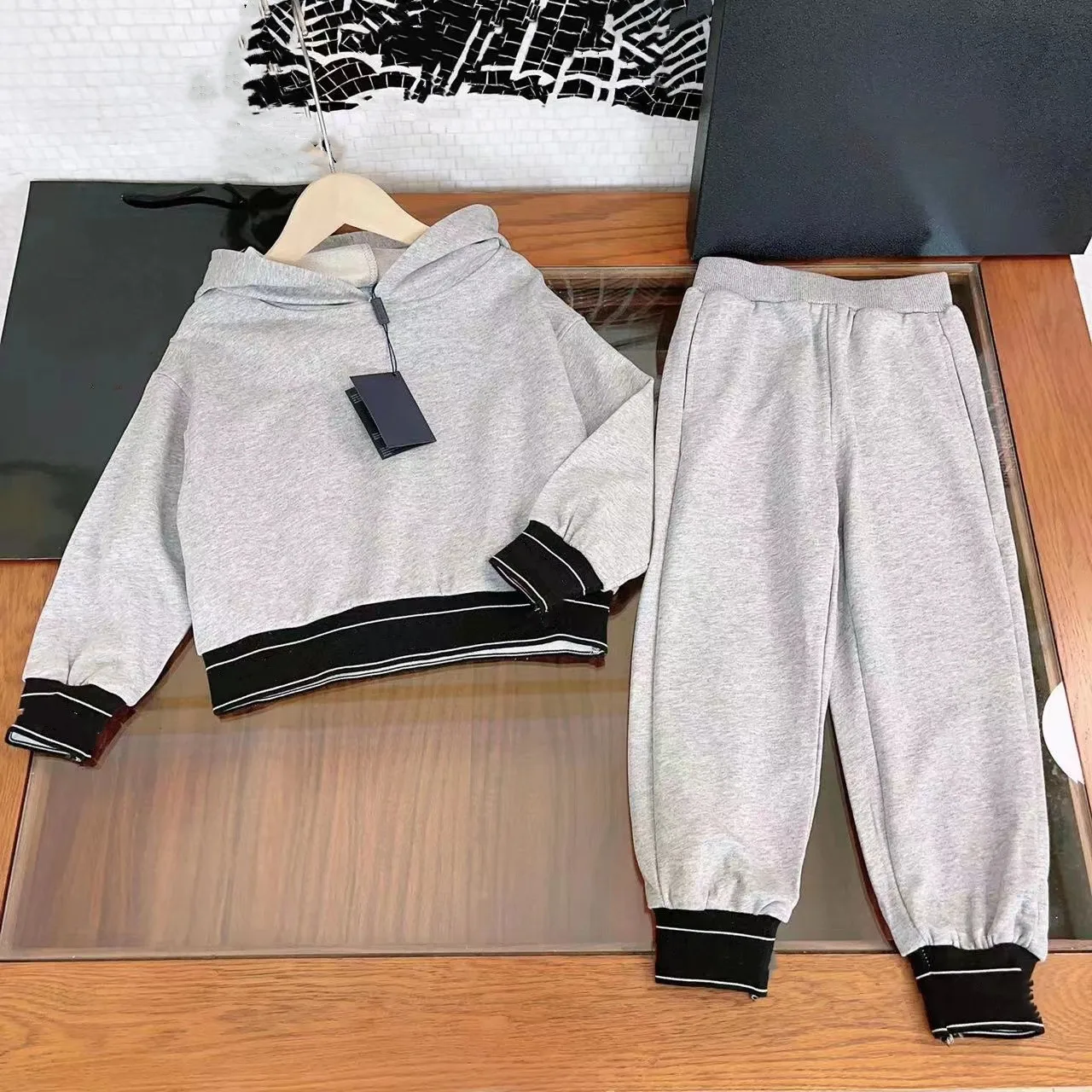 2023 Autumn Kids Sets High Quality Gray Tops + Pants Boutique Youth Clothes Set Fashion Boys Clothes 4 to 14 Years Old
2023 Autumn Kids Sets High Quality Gray Tops + Pants Boutique Youth Clothes Set Fashion Boys Clothes 4 to 14 Years Old