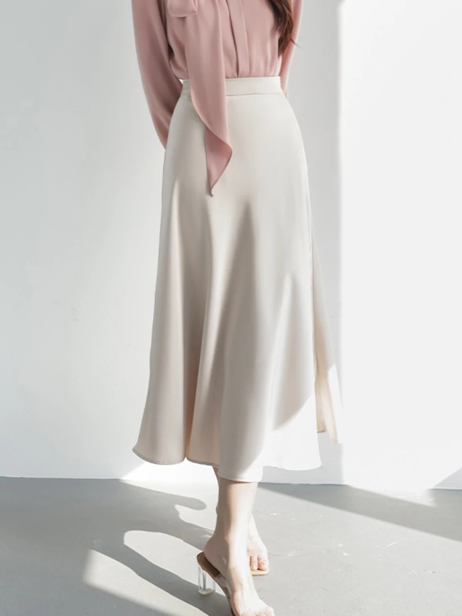 Solid Color Satin Midi Skirt Women Elegant Fashion High Waist Office Lady Long Skirts 2023 New Simple Casual Faldas Bottom
Solid Color Satin Midi Skirt Women Elegant Fashion High Waist Office Lady Long Skirts 2023 New Simple Casual Faldas Bottom