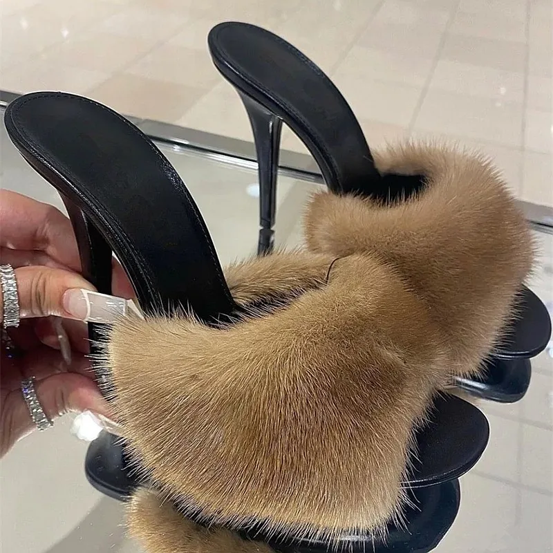 Diao Mao Cool Slippers for Women with Thin Heels and One Piece Strap, Super Hot Fashion Women's Shoes, Summer New Open Toe
Diao Mao Cool Slippers for Women with Thin Heels and One Piece Strap, Super Hot Fashion Women's Shoes, Summer New Open Toe