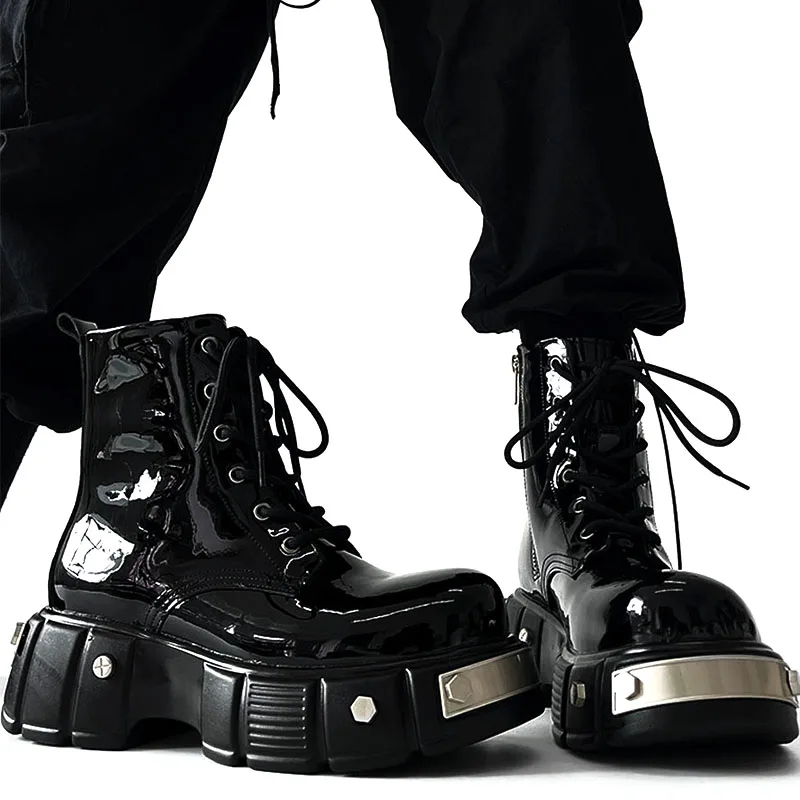 

Женские ботильоны из лакированной кожи, черные мотоциклетные ботинки в стиле панк, с круглым носком, на платформе, с металлическими заклепками и боковой молнией, Уличная обувь, 2024