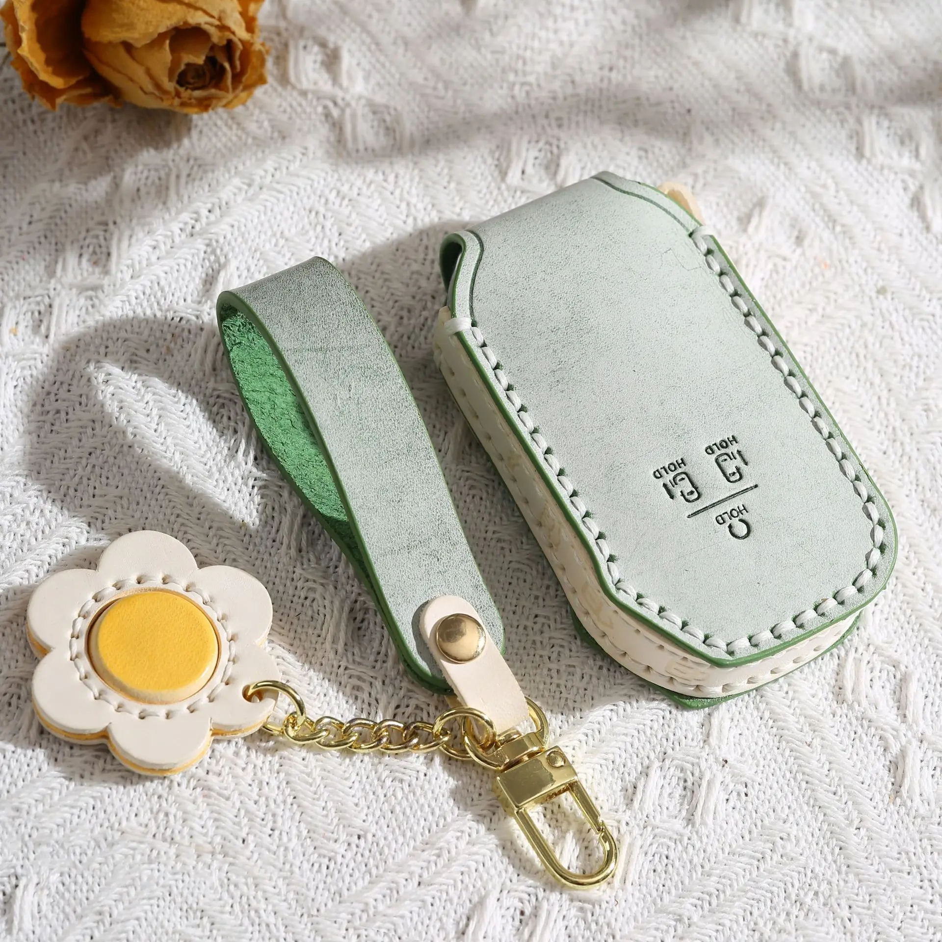 Leather Car Key Case Cover Fob Holder for Kia 7 Button K5 Sorento Sportage R Stinger Carnival 2022 EX SX Fiesta Keychain Shell
Leather Car Key Case Cover Fob Holder for Kia 7 Button K5 Sorento Sportage R Stinger Carnival 2022 EX SX Fiesta Keychain Shell