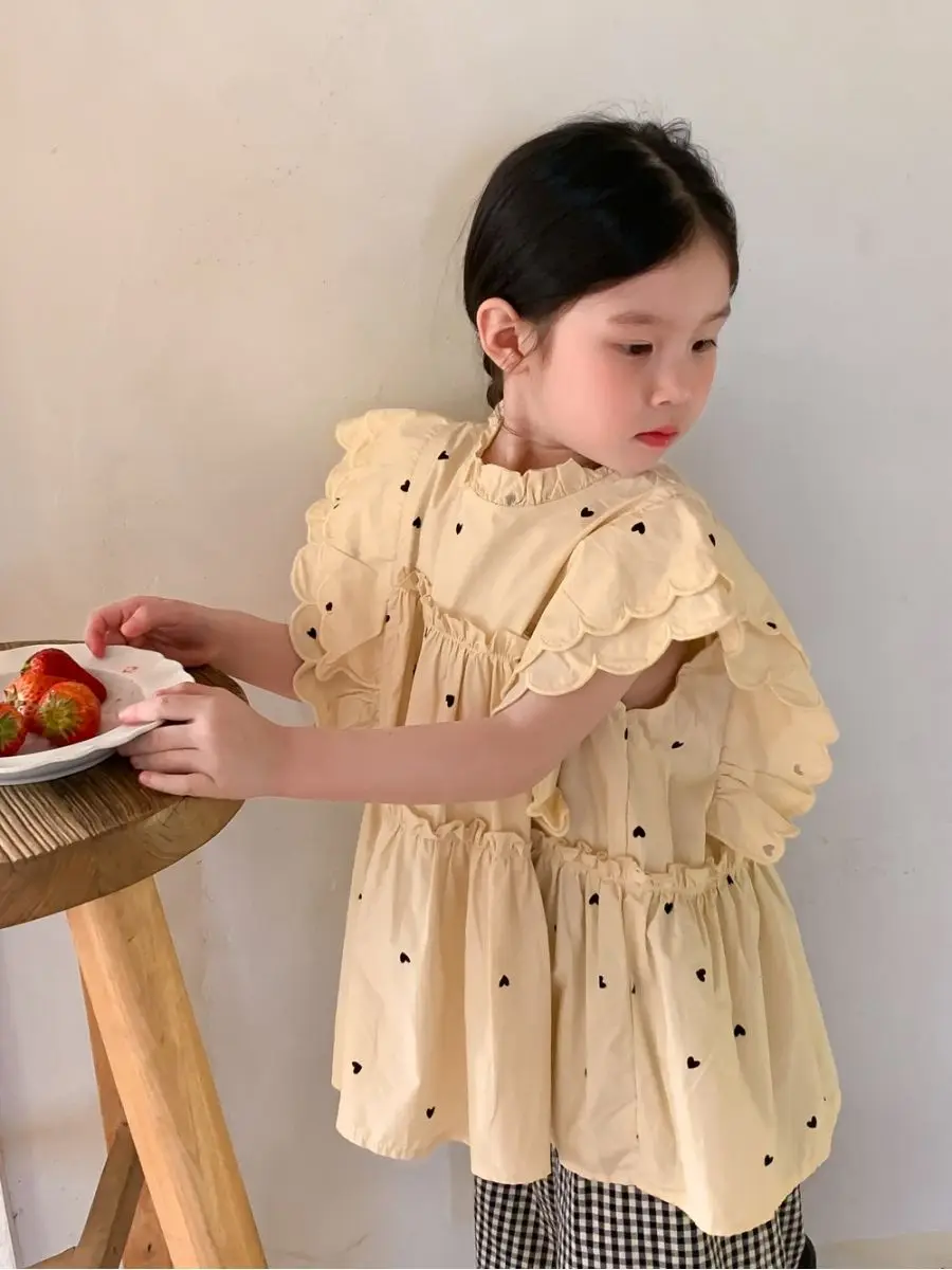 2024 Summer Set Girls Temperament Set Summer Academy Style Doll Shirt Fashion Pants Girl Baby Cute and Sweet Two Piece Set
2024 Summer Set Girls Temperament Set Summer Academy Style Doll Shirt Fashion Pants Girl Baby Cute and Sweet Two Piece Set