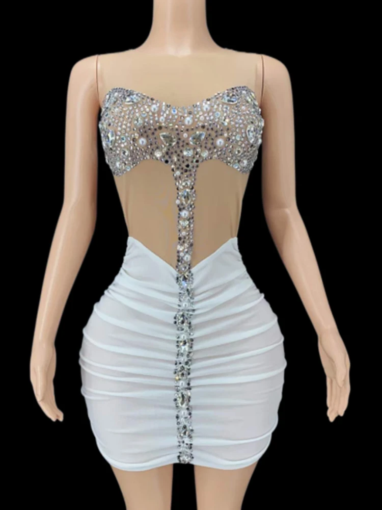 Sleeveless Shining Rhinestones Sexy White Swan Velvet Dress For Women Celebrity Party Clothing Stage Singer Drag Queen Costume
Sleeveless Shining Rhinestones Sexy White Swan Velvet Dress For Women Celebrity Party Clothing Stage Singer Drag Queen Costume