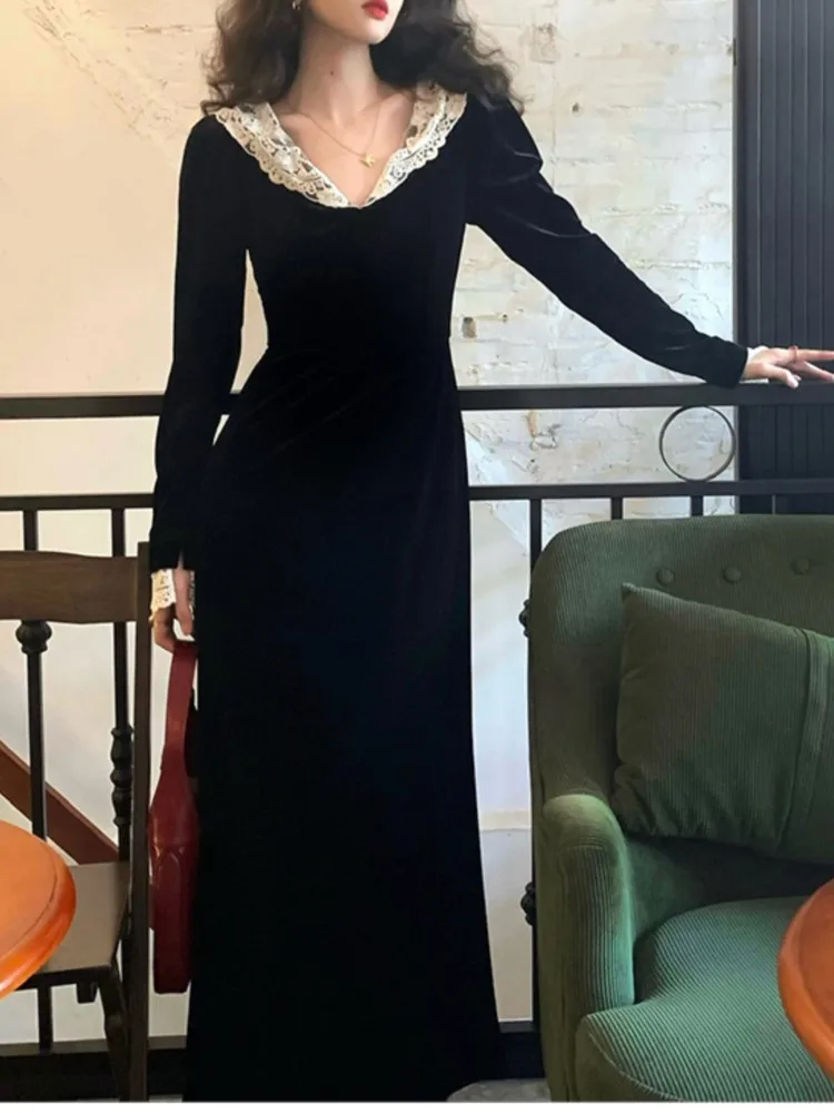 Women's Patchwork Velvet Midi Dress Lace V-Neck High Waist Long Sleeve A-line Autumn French Elegant Vintage Casual Vestidos New
Women's Patchwork Velvet Midi Dress Lace V-Neck High Waist Long Sleeve A-line Autumn French Elegant Vintage Casual Vestidos New