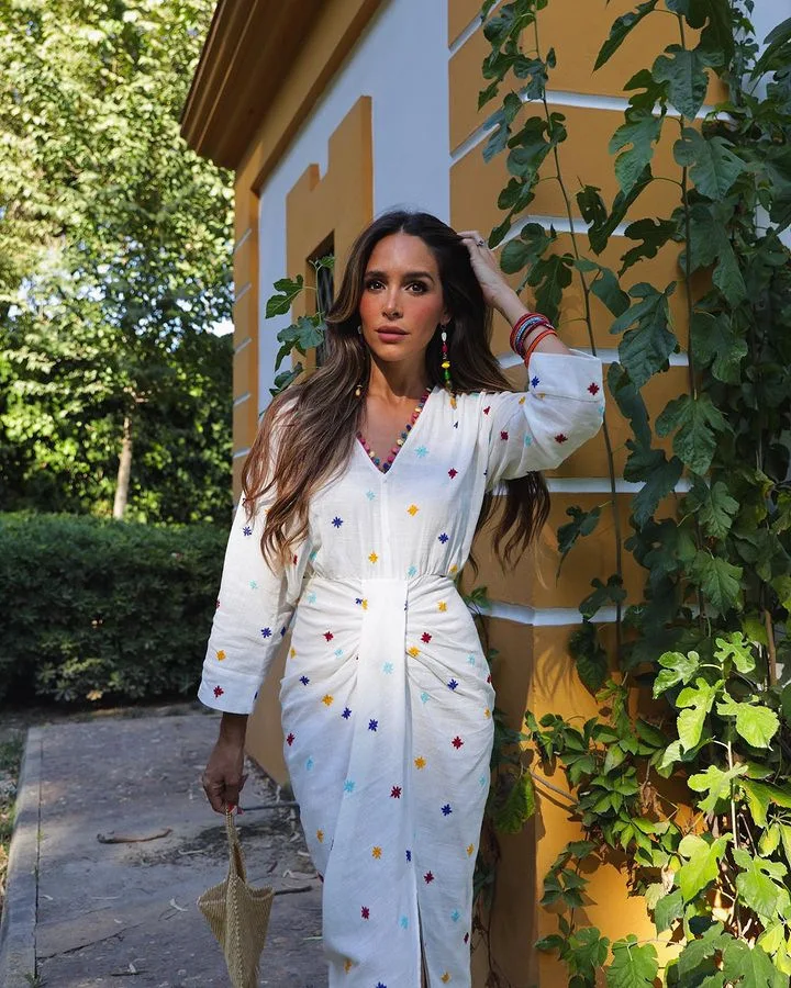 Autumn New Print Pleated Deep V-neck Slit Long-sleeved Dress Temperament Elegant Fashion Bohemian Cotton Dress Embroidery Beach
Autumn New Print Pleated Deep V-neck Slit Long-sleeved Dress Temperament Elegant Fashion Bohemian Cotton Dress Embroidery Beach