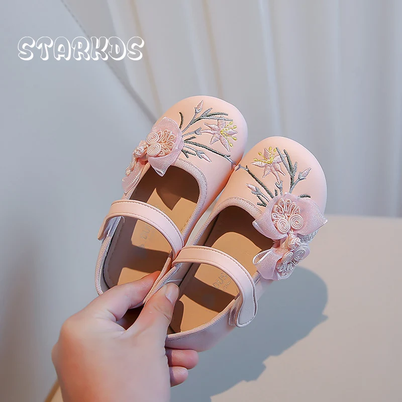 Chinoiserie Floral Embroider Ballet Flats Girls Lace Bowknot Mary Jane Zapatos Kids Retro Hanfu Shoes In Pink Green Color
Chinoiserie Floral Embroider Ballet Flats Girls Lace Bowknot Mary Jane Zapatos Kids Retro Hanfu Shoes In Pink Green Color