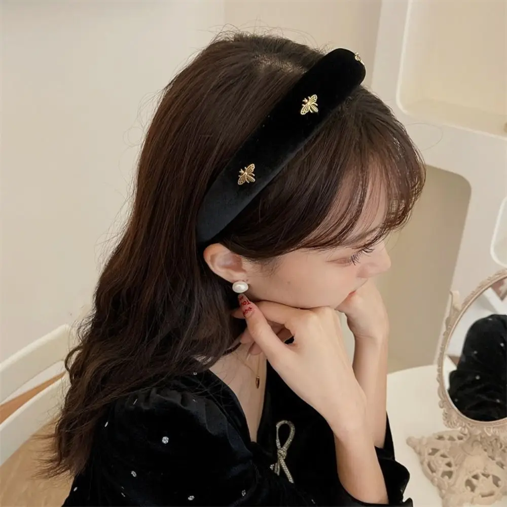 Hair Accessories Retro Hair Hoop Trendy Velvet Bee Wide Brim Hair Hoop Hairbands Headpiece French Headband Party
Hair Accessories Retro Hair Hoop Trendy Velvet Bee Wide Brim Hair Hoop Hairbands Headpiece French Headband Party