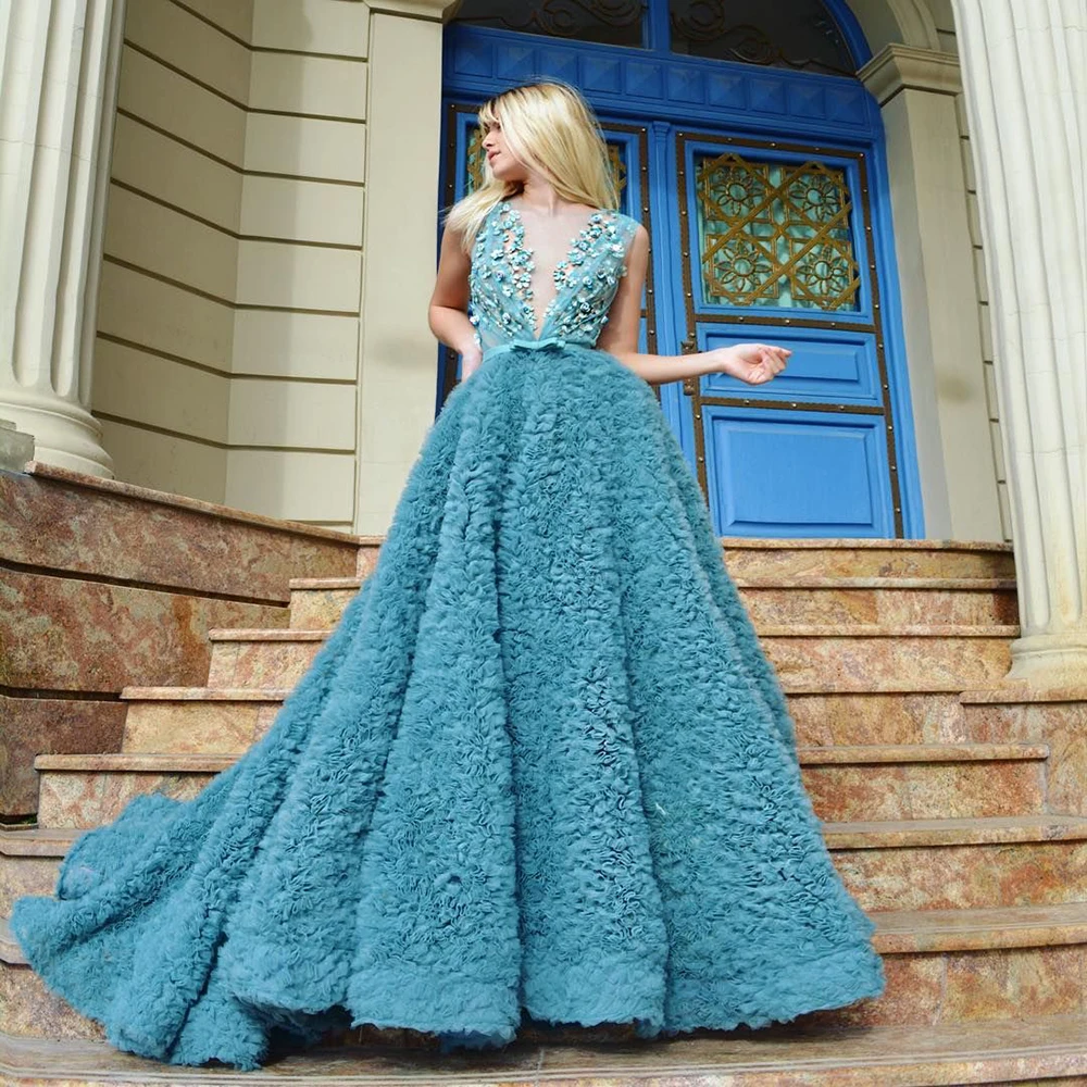 Prom Dress 2024 Luxury Floor Length Blue V-Neck Sleeveless Guest Sweep Train Appliques Flower Pleated Formal Evening Gown Women
Prom Dress 2024 Luxury Floor Length Blue V-Neck Sleeveless Guest Sweep Train Appliques Flower Pleated Formal Evening Gown Women