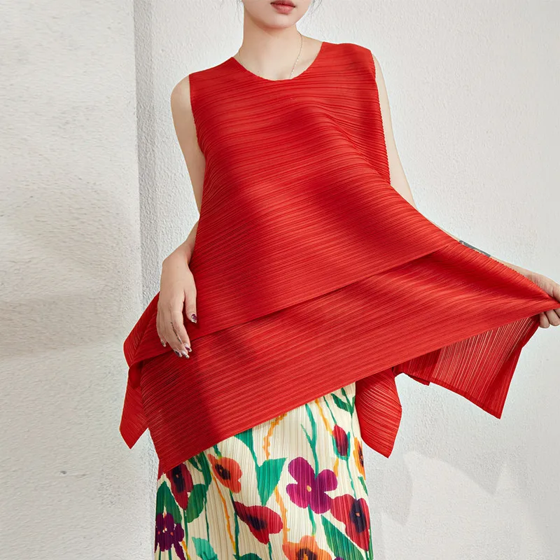 Tops For Women 2023 Sleeveless Loose Stretch Miyake Pleated Summer New Fashion Solid Color Irregular T Shirt
Tops For Women 2023 Sleeveless Loose Stretch Miyake Pleated Summer New Fashion Solid Color Irregular T Shirt