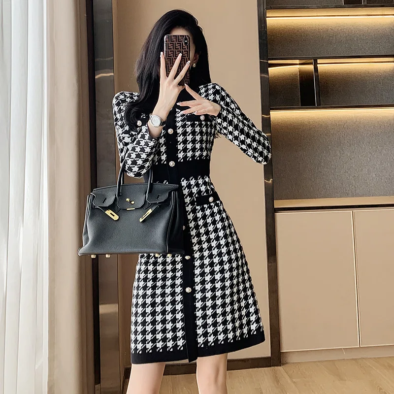Autumn and Winter Korean Fashion Knitted Women Dress Long Sleeve O Neck Patchwork Grid Stitching Long-sleeved Dress Fashionable
Autumn and Winter Korean Fashion Knitted Women Dress Long Sleeve O Neck Patchwork Grid Stitching Long-sleeved Dress Fashionable