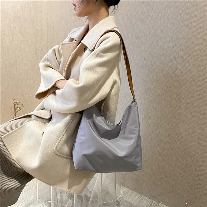 Pure Color Oxford Hobo Bags for Women 2021 Brand New Simple Fashion Shoulder Armpit Bag Large Capacity Ladies Tote Shopper Bolsa
Pure Color Oxford Hobo Bags for Women 2021 Brand New Simple Fashion Shoulder Armpit Bag Large Capacity Ladies Tote Shopper Bolsa