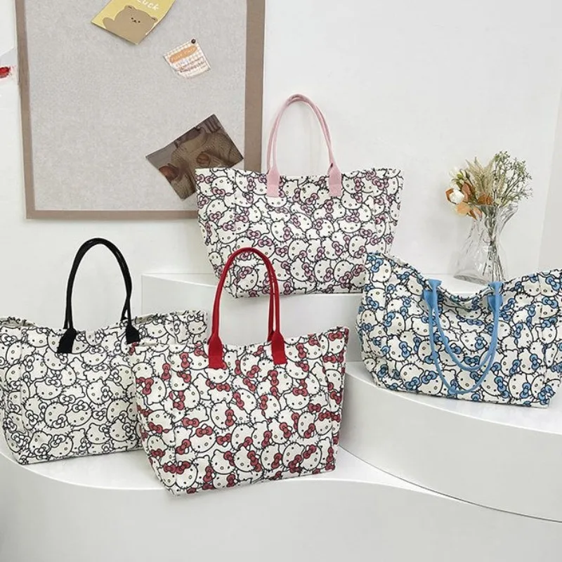 Sanrio мультяшный милый Hello kitty креативный женский подарок kawaii аниме персонаж универсальная сумка-тоут через плечо оптовая продажа
Sanrio мультяшный милый Hello kitty креативный женский подарок kawaii аниме персонаж универсальная сумка-тоут через плечо оптовая продажа