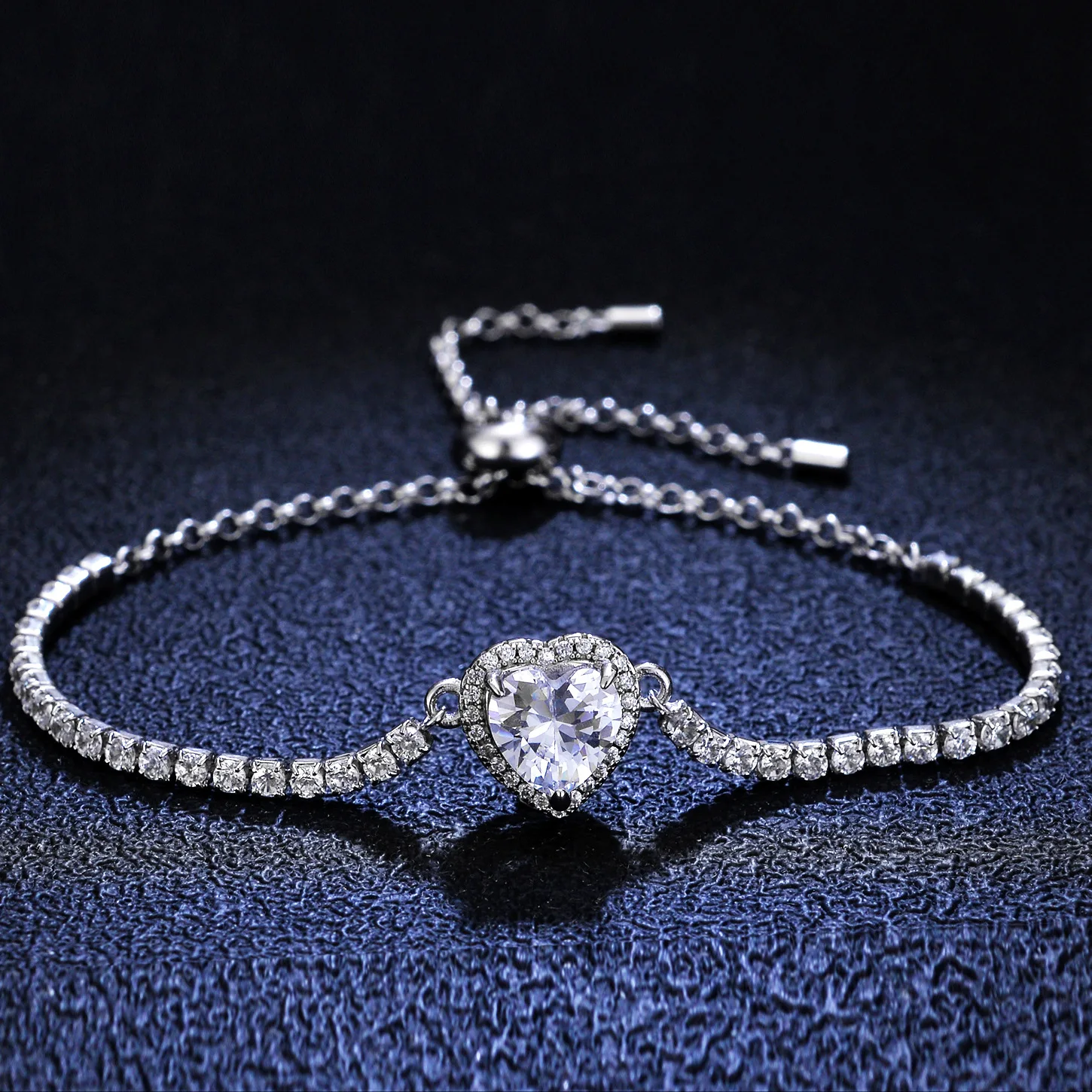 Luxury Classic S925 Sterling Silver PT950 D Color Full Diamond 1 Carat Moissanite Heart-shaped Bracelet For Women Jewelry Gift
Luxury Classic S925 Sterling Silver PT950 D Color Full Diamond 1 Carat Moissanite Heart-shaped Bracelet For Women Jewelry Gift