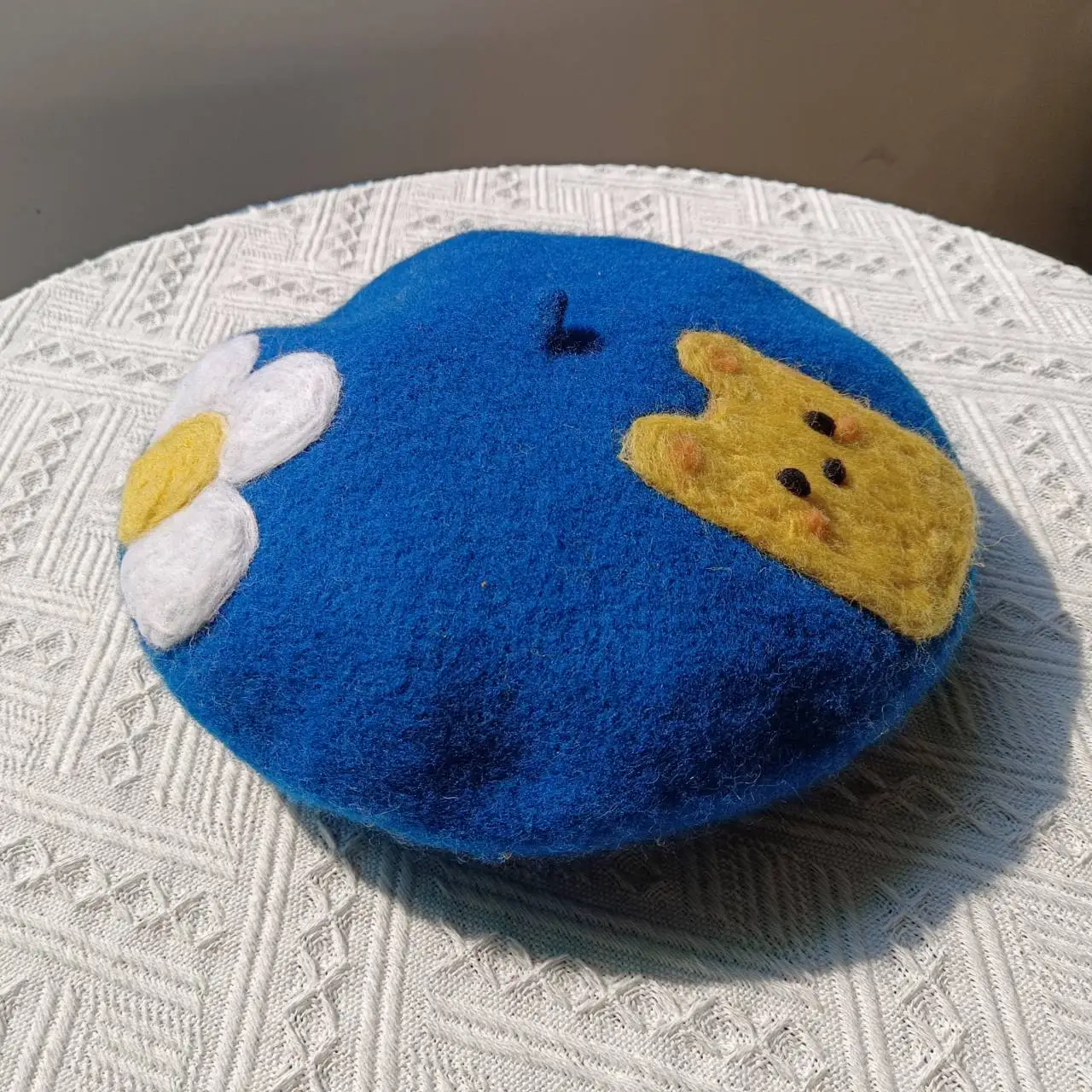 Handmade wool felt beret autumn and winter fashion cute female painter hat soft girl lady beret gorras para mujer boina
Handmade wool felt beret autumn and winter fashion cute female painter hat soft girl lady beret gorras para mujer boina