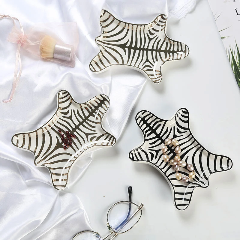 Home Decor Ceramic Zebra Stripes Tray Make Up Desktop Jewelry Storage Plate Ring Earring Necklace Display Container Art Gifts
Home Decor Ceramic Zebra Stripes Tray Make Up Desktop Jewelry Storage Plate Ring Earring Necklace Display Container Art Gifts