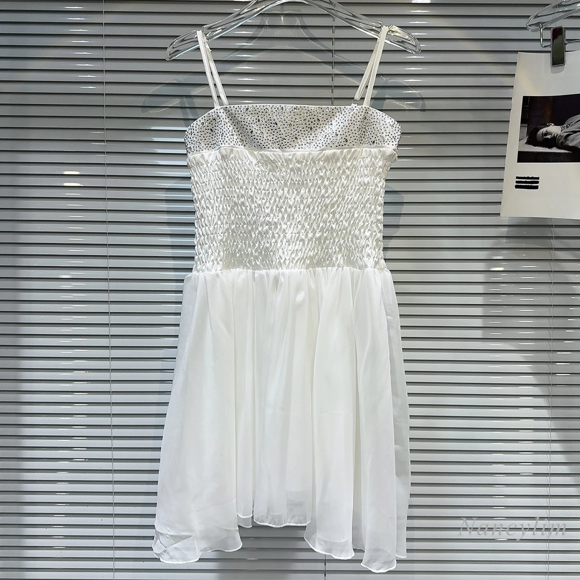 2024 Summer New Hot Drilling Edge Fairy Style Cinched Mesh Sling Dress for Women Vacation Seaside White Dresses
2024 Summer New Hot Drilling Edge Fairy Style Cinched Mesh Sling Dress for Women Vacation Seaside White Dresses