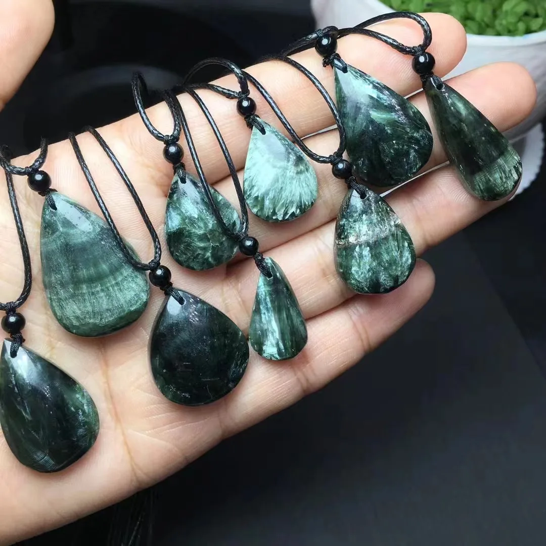 

Unit One Piece Cost Effective Natural Seraphinite Crystal Healing Drop Shape Pendant With Leather Rope Fashion For Jewelry Gift