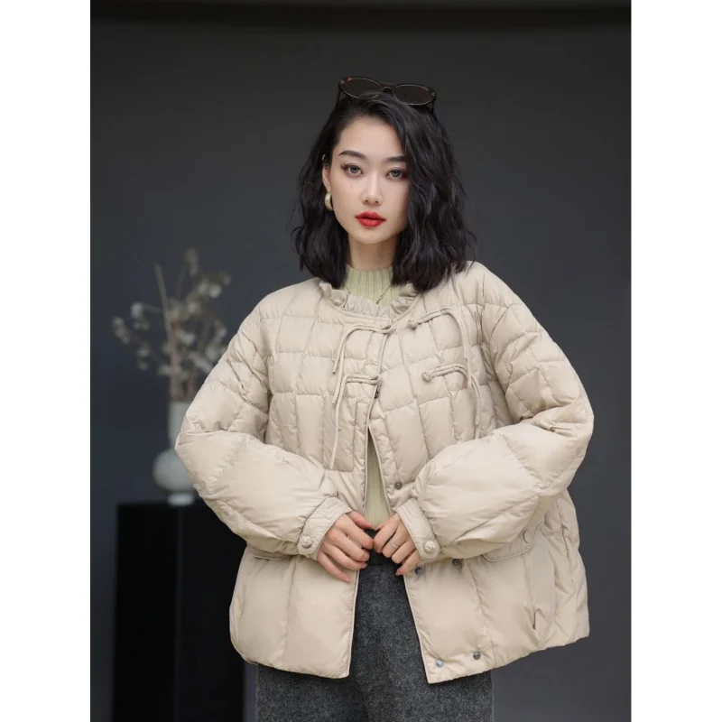 Down Jacket Short Women's 2023 New Artistic Lace Collar Single-Breasted Tassel Design White Duck down Warm Coat
Down Jacket Short Women's 2023 New Artistic Lace Collar Single-Breasted Tassel Design White Duck down Warm Coat