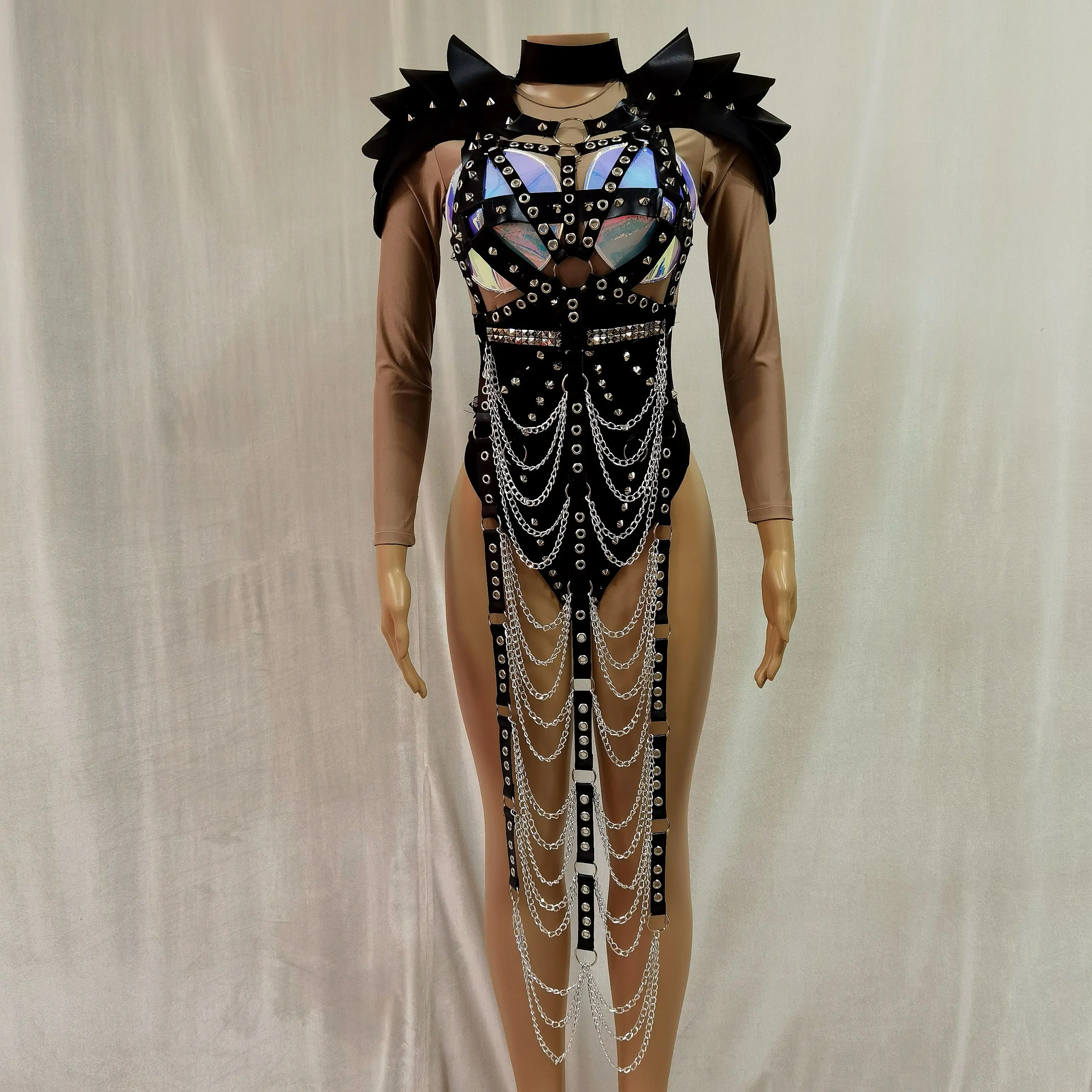 Night club masked flash diamond hollowed out armor version chain high fork one piece performance suit
Night club masked flash diamond hollowed out armor version chain high fork one piece performance suit