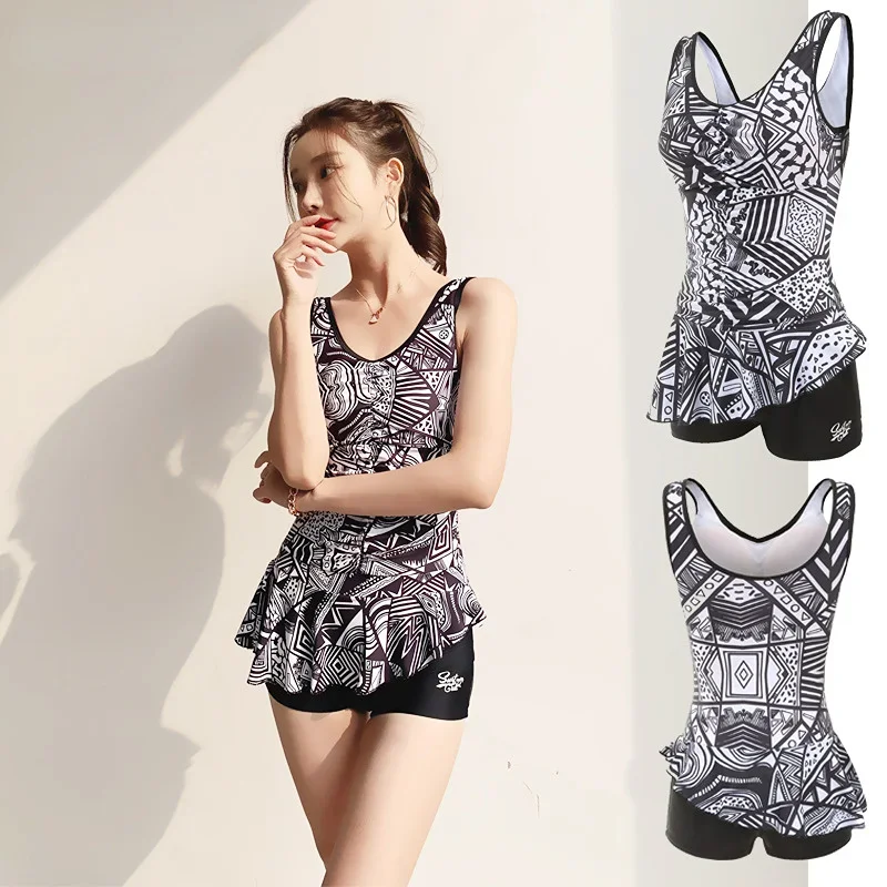 Swimsuits for Women Two Piece Bathing Suit Floral Print Shaping Body Tank Top with Boyshorts Tummy Control Swim Dresses Swimming
Swimsuits for Women Two Piece Bathing Suit Floral Print Shaping Body Tank Top with Boyshorts Tummy Control Swim Dresses Swimming