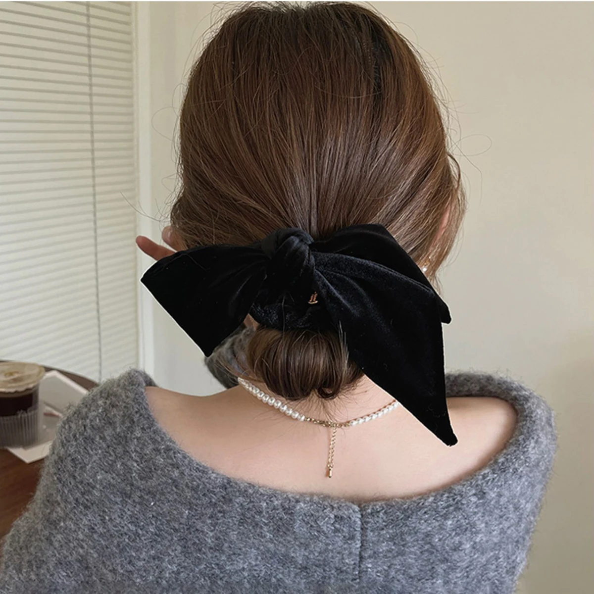 

New Vintage Velvet Bow Scrunchie Rabbit Knot Hair Rope Ribbon Elastic Ponytail Holder Hair Tie Solid Hair Accessories Winter