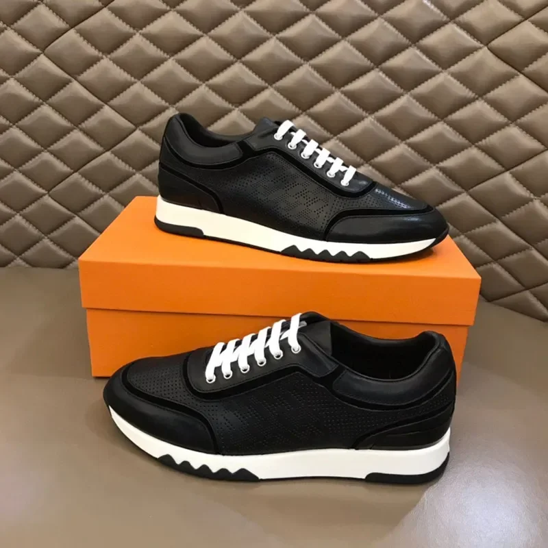 High Quality Paris Luxury Genuine Mens Leather Casual shoes Lace-up Fashion Black white classic man running Designer shoes
High Quality Paris Luxury Genuine Mens Leather Casual shoes Lace-up Fashion Black white classic man running Designer shoes