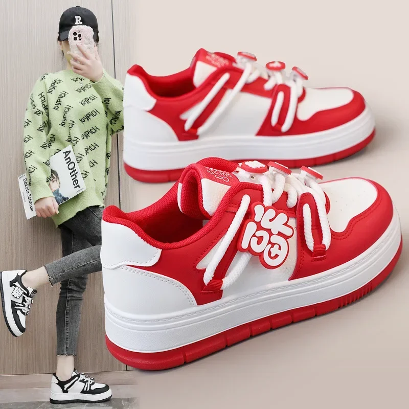 New 2024 spring summer breathable leather casual board shoes thick soled high rise women's shoes sports versatile China-Chic
New 2024 spring summer breathable leather casual board shoes thick soled high rise women's shoes sports versatile China-Chic