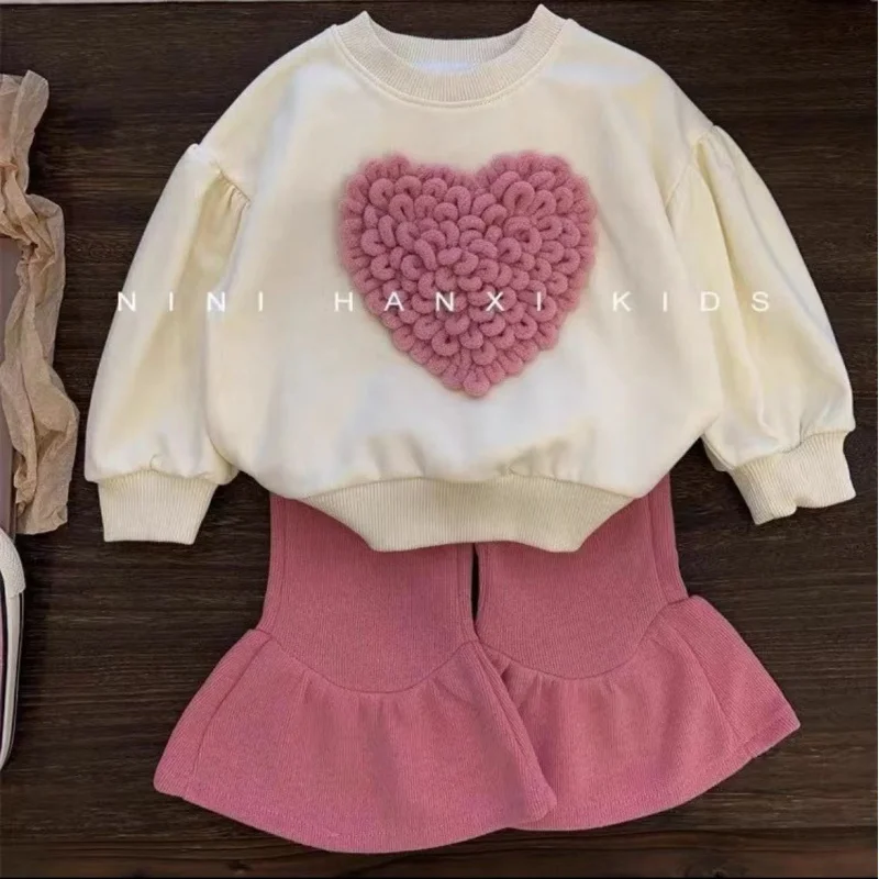 Korean style CHILDREN'S clothing fashionable sweater suit Autumn New girls' love pullover top flared pants two-piece set
Korean style CHILDREN'S clothing fashionable sweater suit Autumn New girls' love pullover top flared pants two-piece set